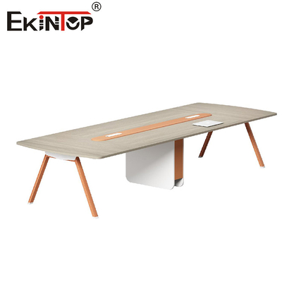 Μειωμένο σύγχρονο στυλ Walnut Conference Table με μεταλλικά πόδια